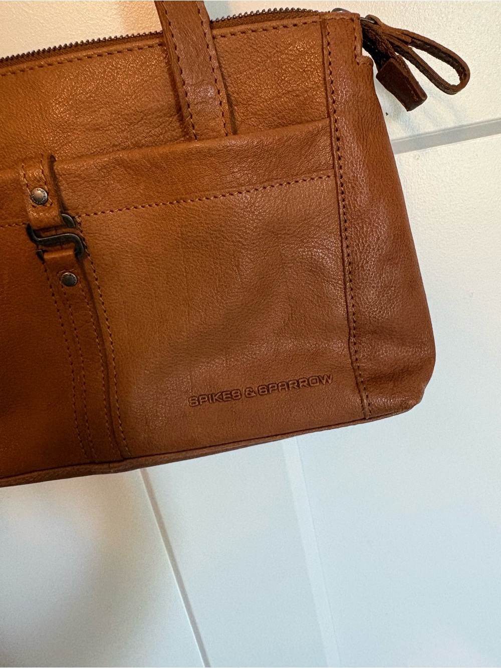 Women's Shoulder Bag in Brown Leather - Classic Everyday Carry - Picture 2 of 10